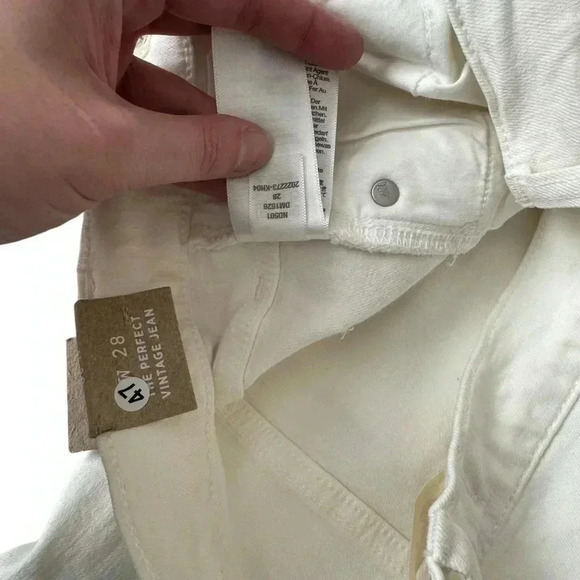 Madewell The Perfect Vintage Jean in Tile White - Picture 9 of 16